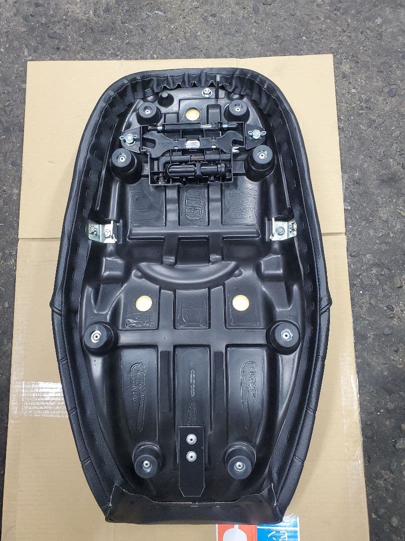 カワサキZ900RS用 茗荷シート 美品