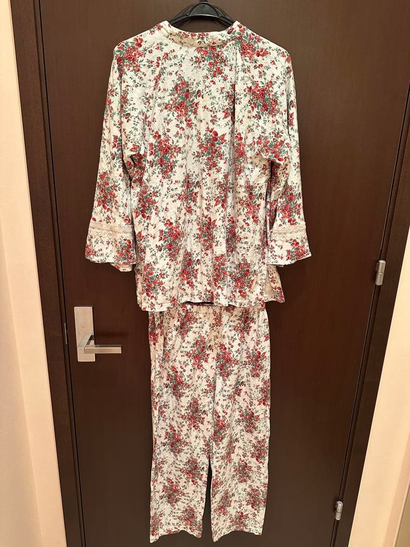 美品⭐︎キッドブルー⭐︎花柄のパジャマ Lサイズ