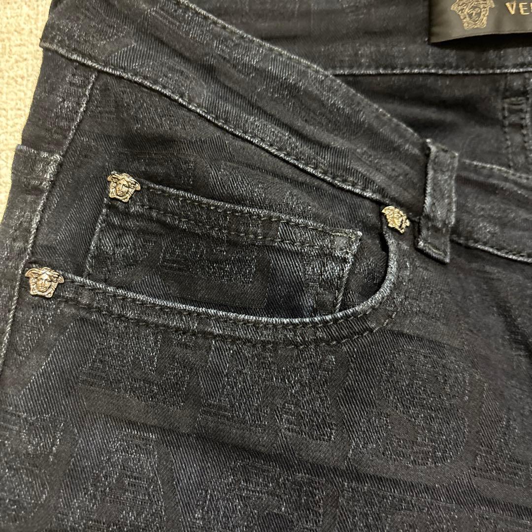 VERSACE スキニージーンズ　メドゥーサ　イタリア製