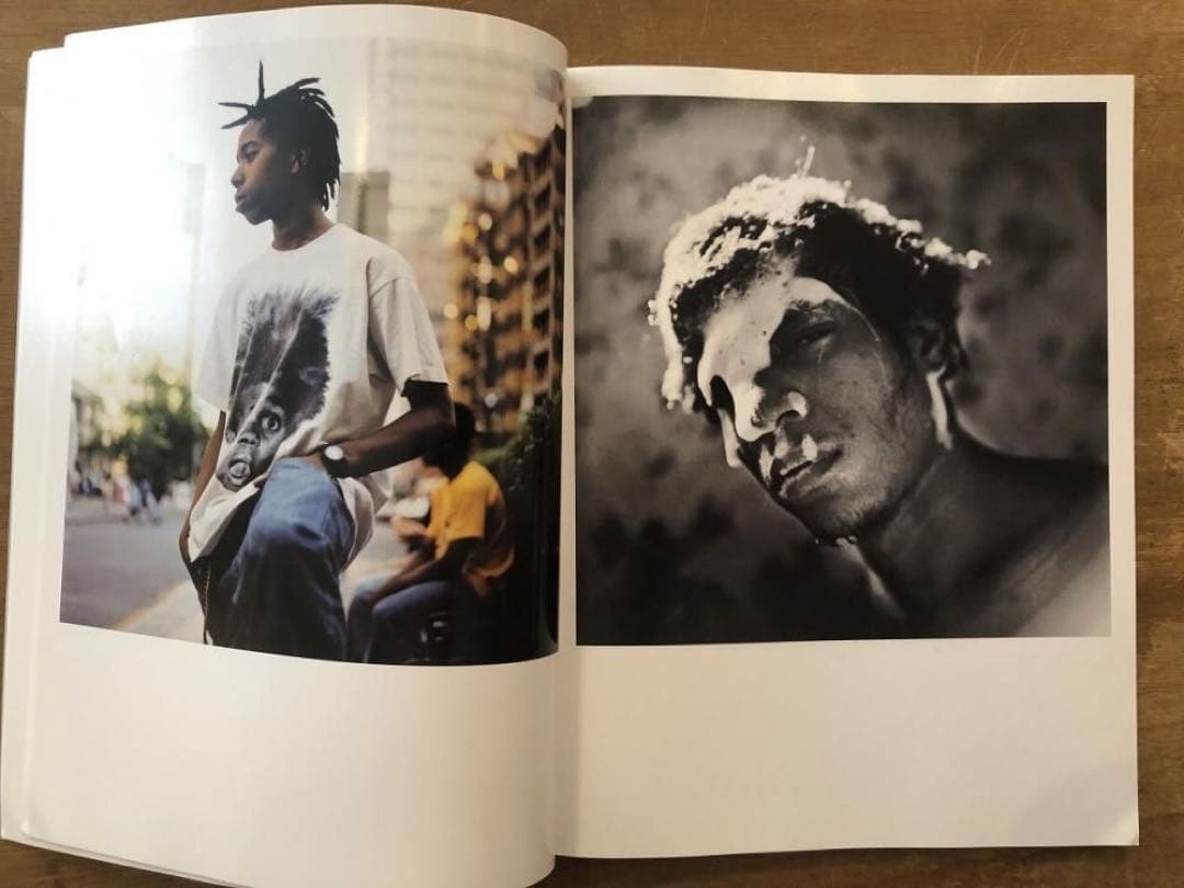 サイン入り‼️ Ari Marcopoulos 写真集