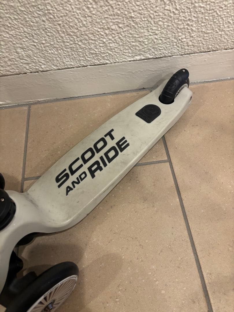 【three.male45 様】SCOOT AND RIDE スケーター グレー
