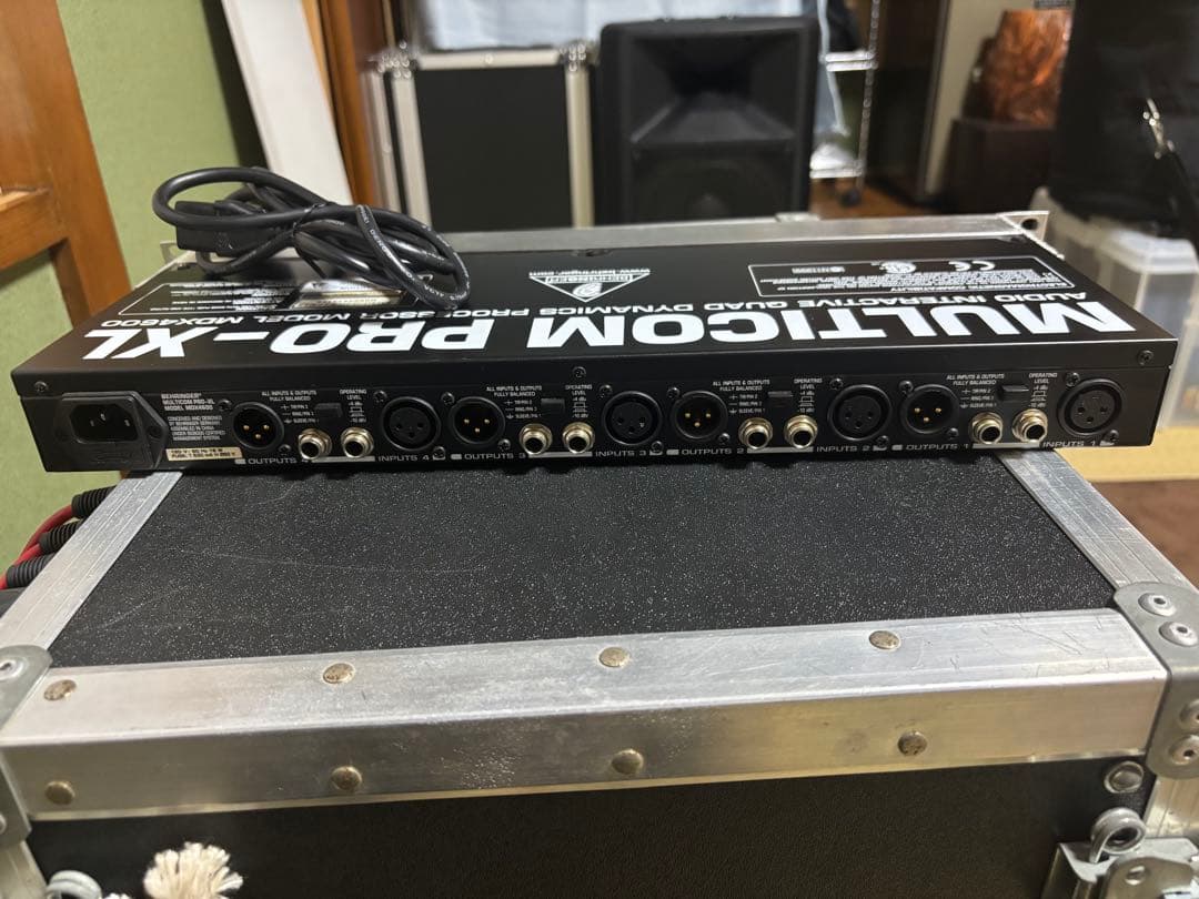 【完動品】BEHRINGER 4chコンプレッサー　MDX4600