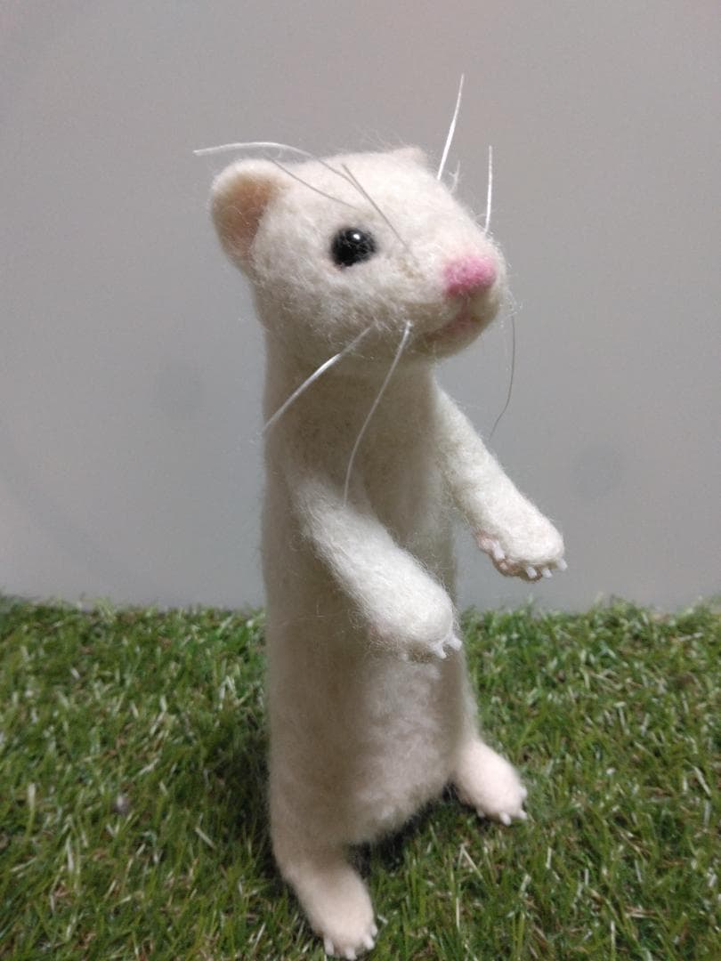 羊毛フェルト　フェレット　(白）　ぬいぐるみ
