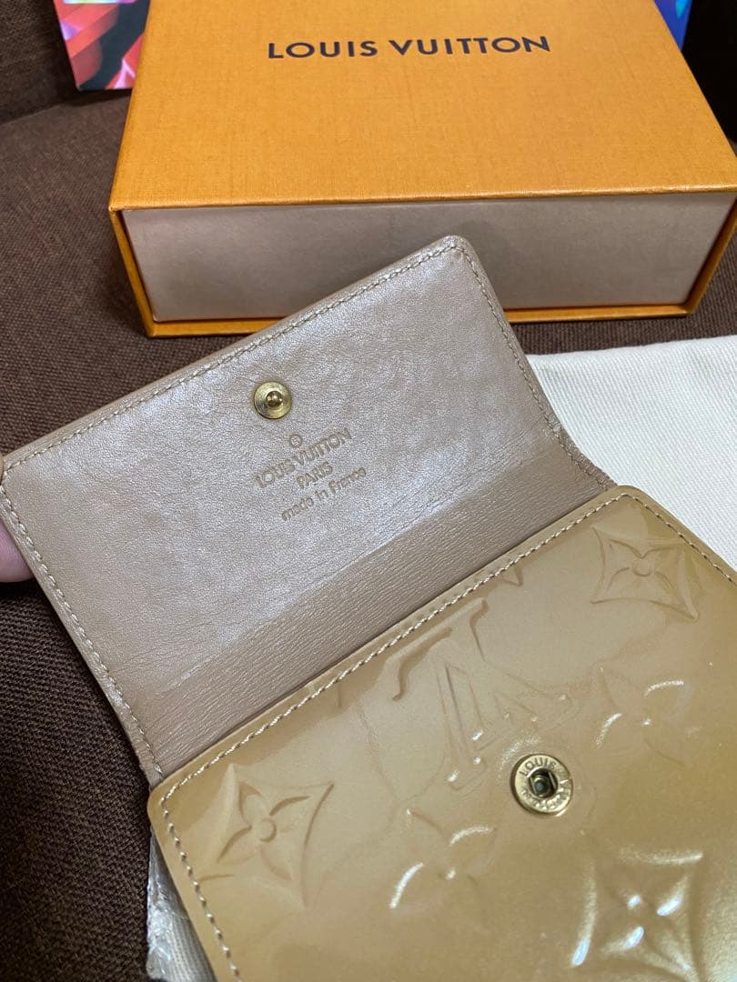 ルイヴィトン ヴェルニ モノグラム Wホック財布