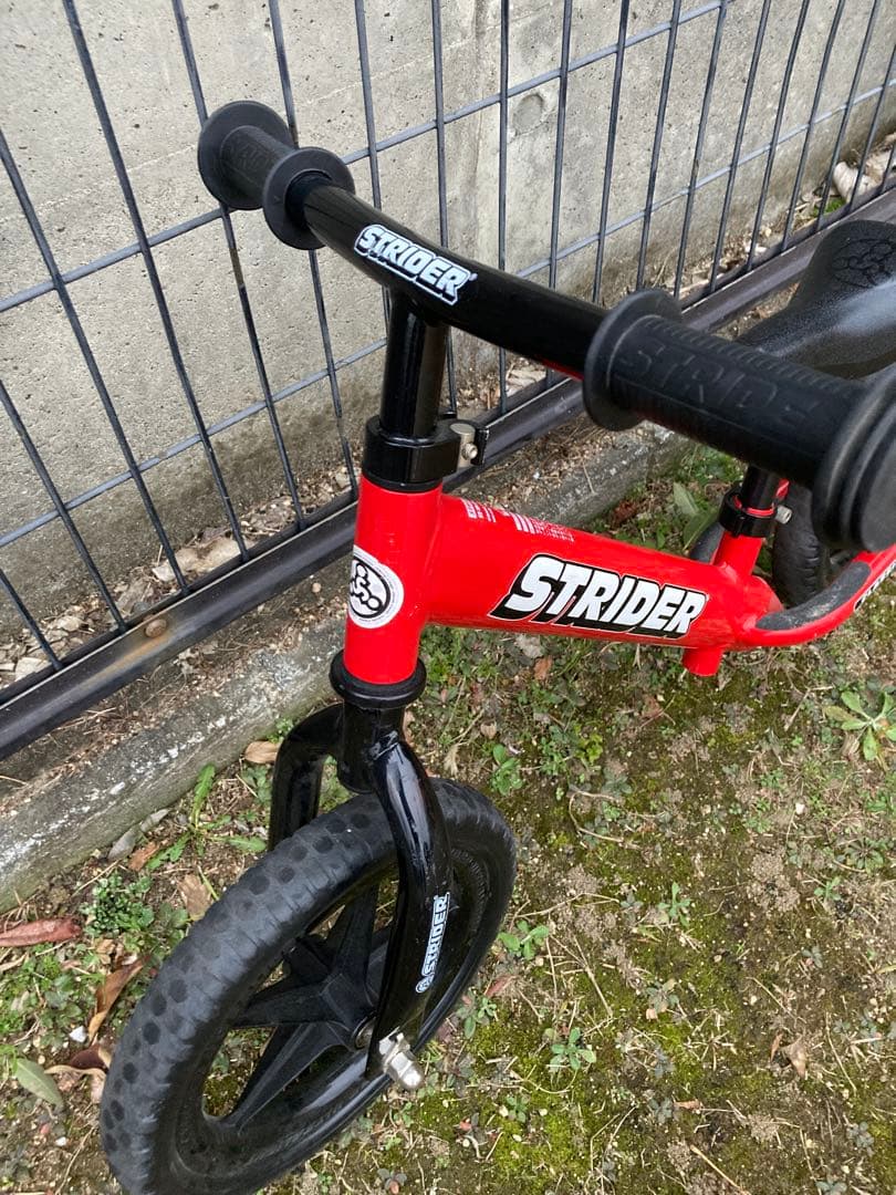 ストライダー STRIDER classicバランスバイク 赤 12インチ