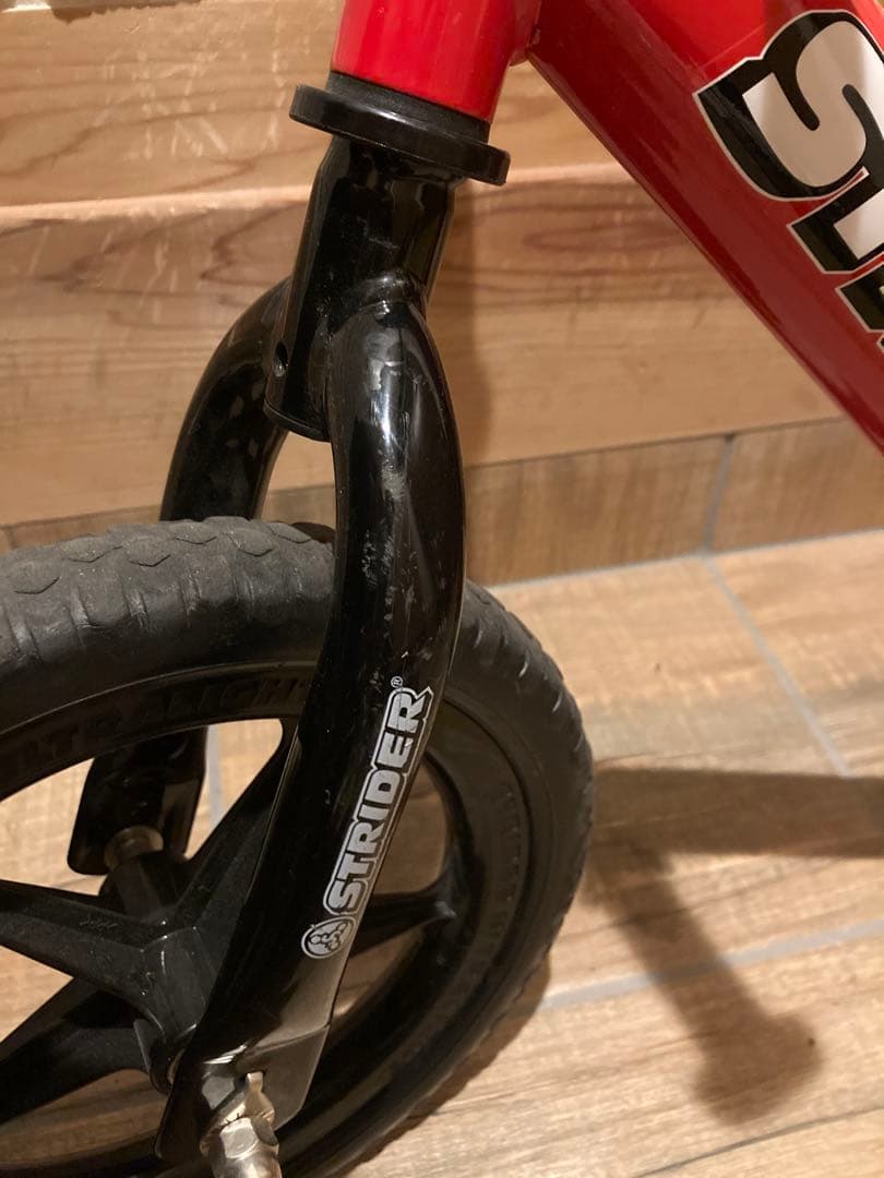 ストライダー STRIDER classicバランスバイク 赤 12インチ