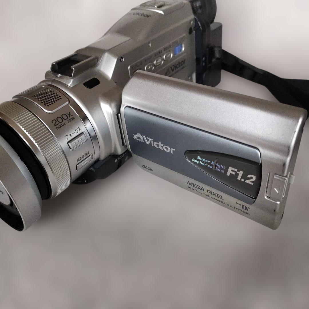 Victor ビクター デジタルビデオカメラ GR-DV3500充電器と接続