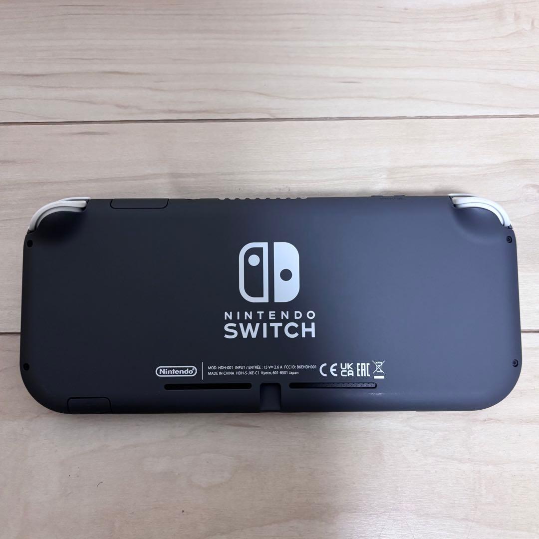 【美品】2025年10月購入　Nintendo Switch ライト　本体