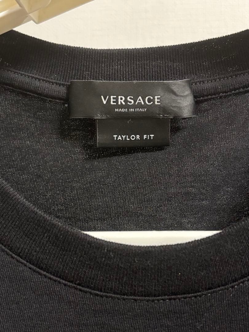 VERSACE メデューサラインストーン刺繍Tシャツ