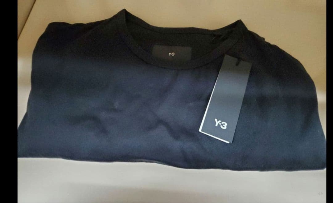日曜日まで限定値下げ　Y-3 Tシャツ　ブラック　アートプリント
