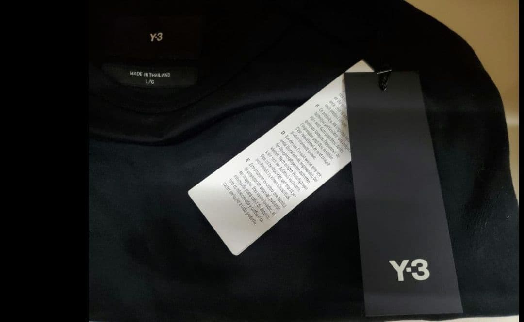 日曜日まで限定値下げ　Y-3 Tシャツ　ブラック　アートプリント
