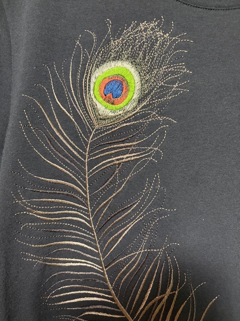 ALEXANDER MCQUEEN ブラック ピーコック刺繍Tシャツ