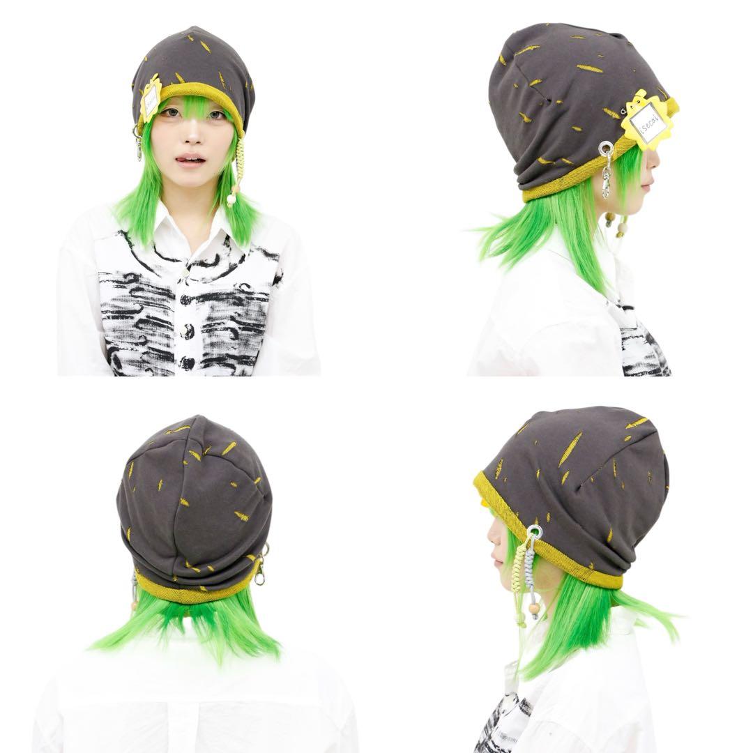isecai Whimgy Beanie Charcoal × Yellow