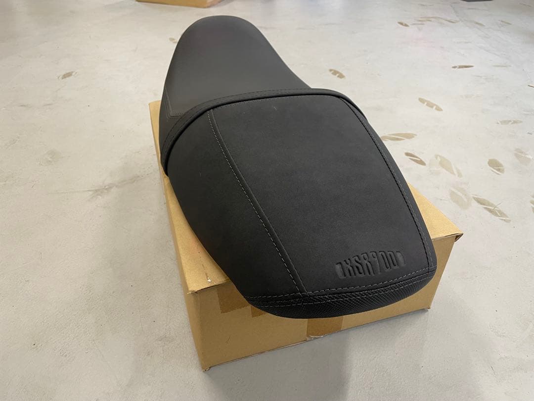 XSR900 カスタムローダウンシート　旧型