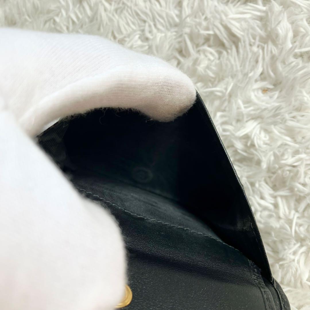 美品✨プラダ 財布　折り財布 ヴィッテロムーブ 1MH176 本革 ブラック