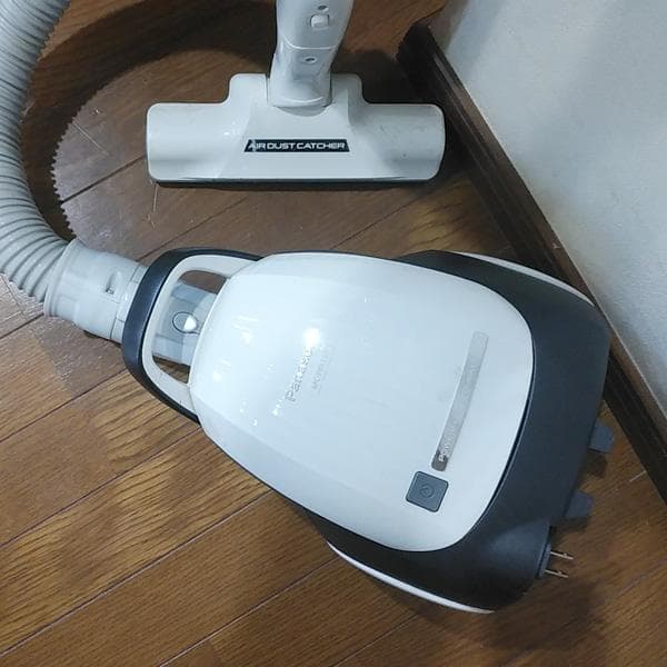 電気掃除機 Panasonic MC-PKL 19A-W 紙パック式掃除機