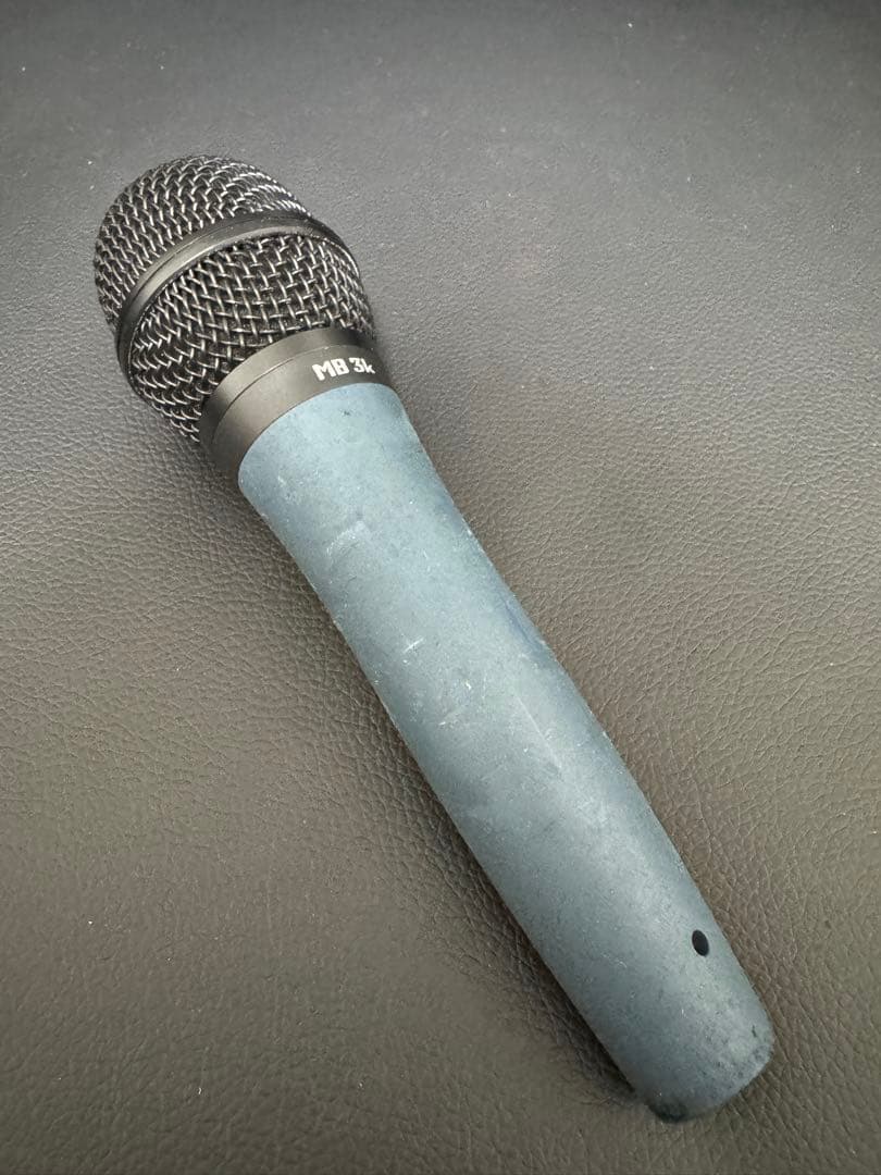 SHURE SM57 ダイナミックマイク(ボーカルマイク、マイクケーブル付属）
