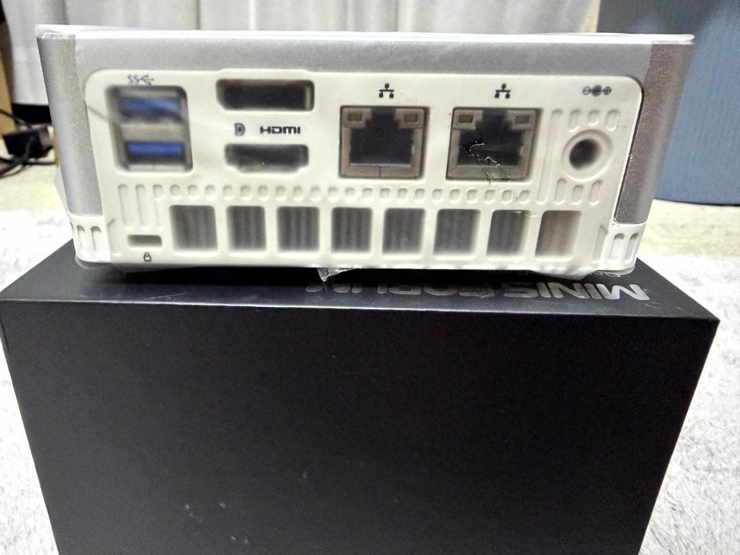 MINISFORUM UM300 ミニPC　中古