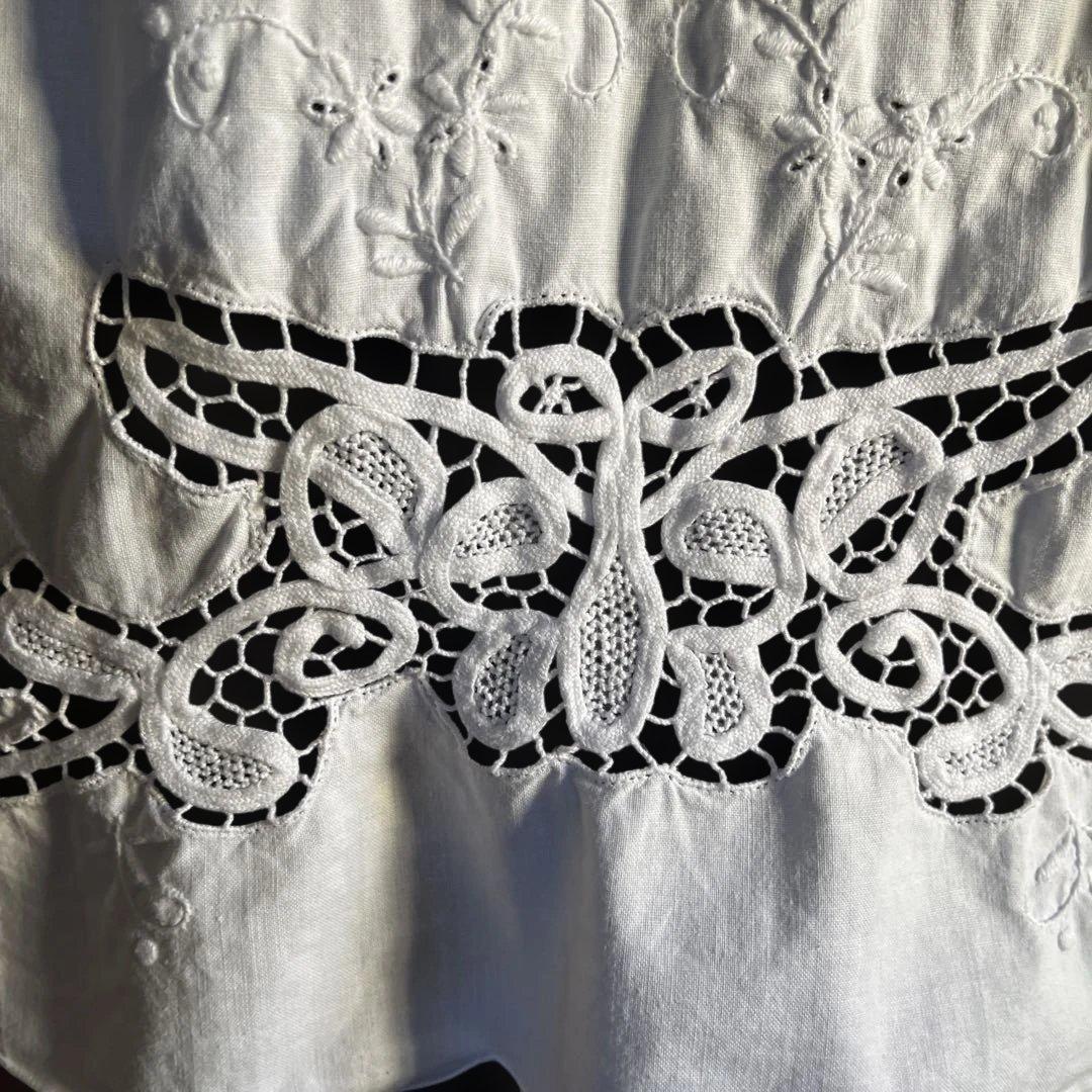 ホワイトレース刺繍エプロン　スイス製　ビンテージ