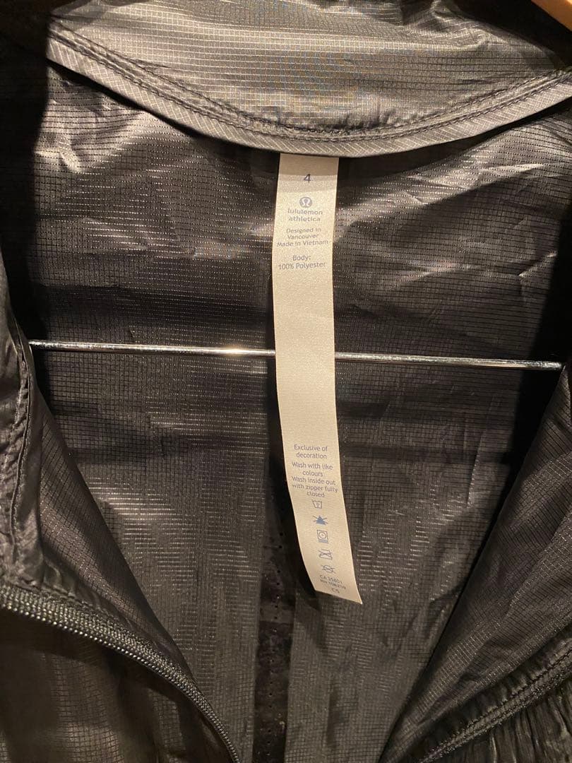 Lululemon ルルレモン Run With It Jacket 黒