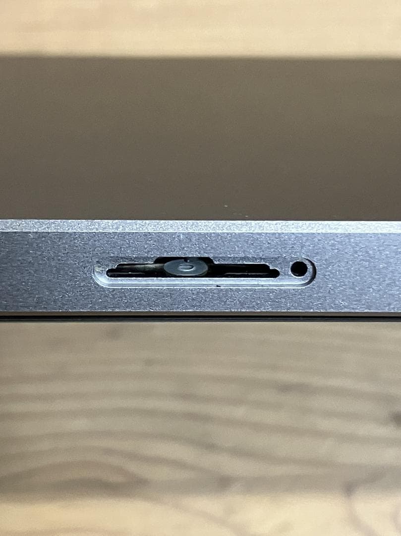 iPhone SE (第1世代) 128GB SIMフリー [スペースグレイ]