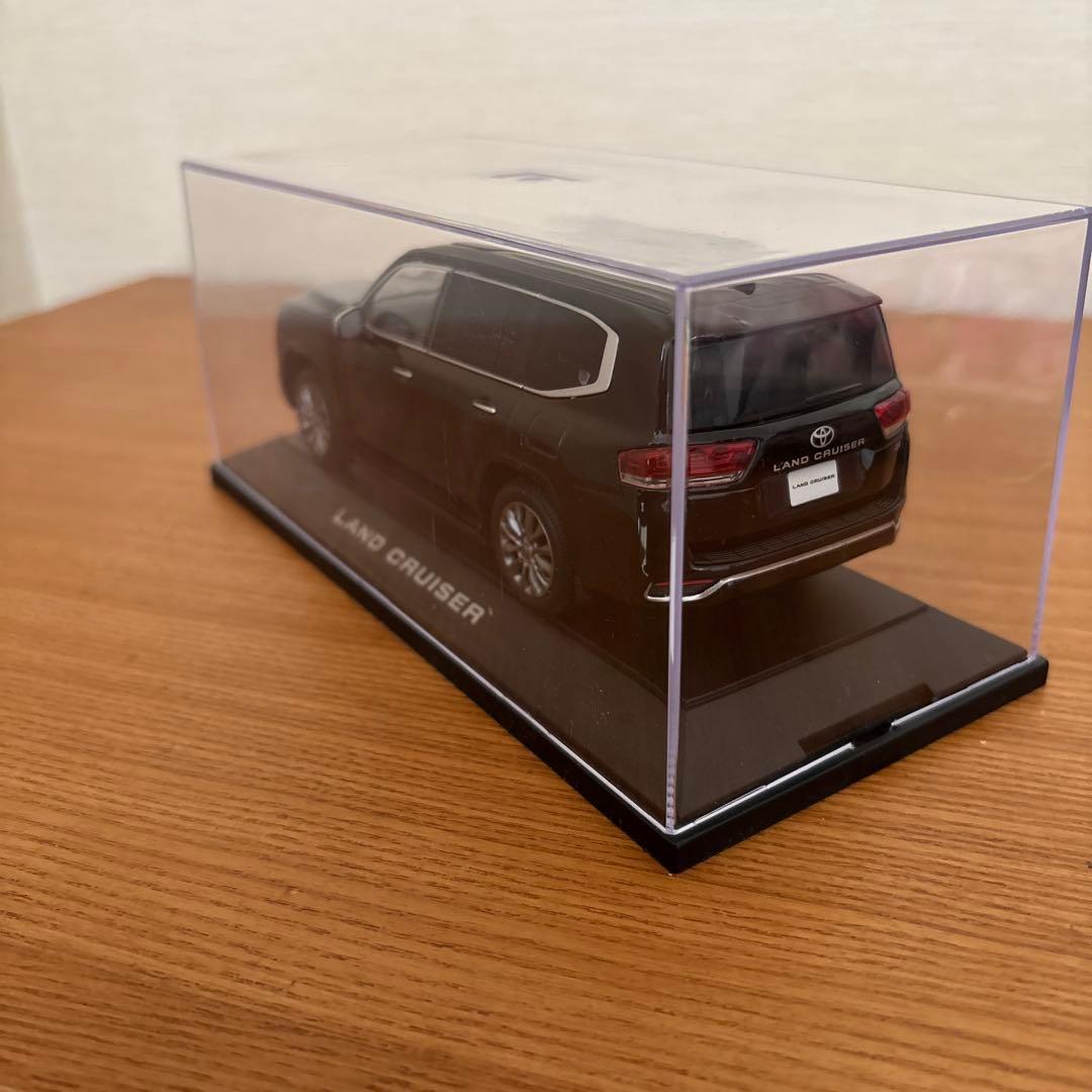 トヨタ ランドクルーザー 1/43 ブラック ケース付き
