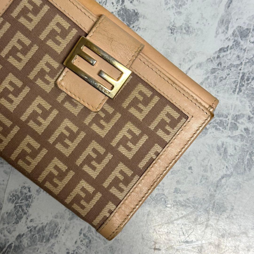 ✦FENDI✦ フェンディ ズッカ柄 二つ折り財布 Wホック FF金具 ブラウン