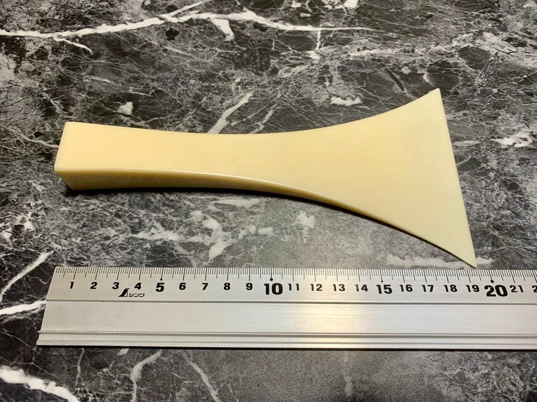 《三味線撥 バチ 天然素材》和風模様カバー付き 重さ100.6g