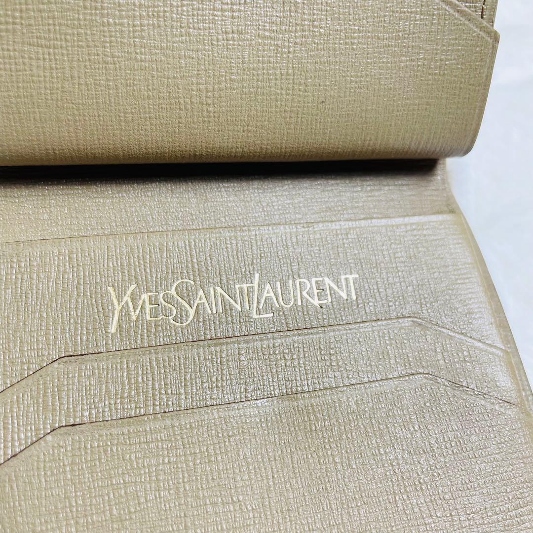 新品未使用　正規品　二つ折り財布Yves Saint Lauren箱付　希少