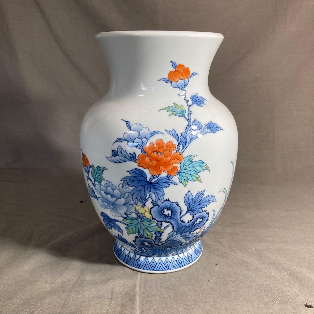 【柴田岳山】色鍋島の伝統　名窯　伊万里鍋島　柴田岳山作　染錦岩牡丹絵　花瓶