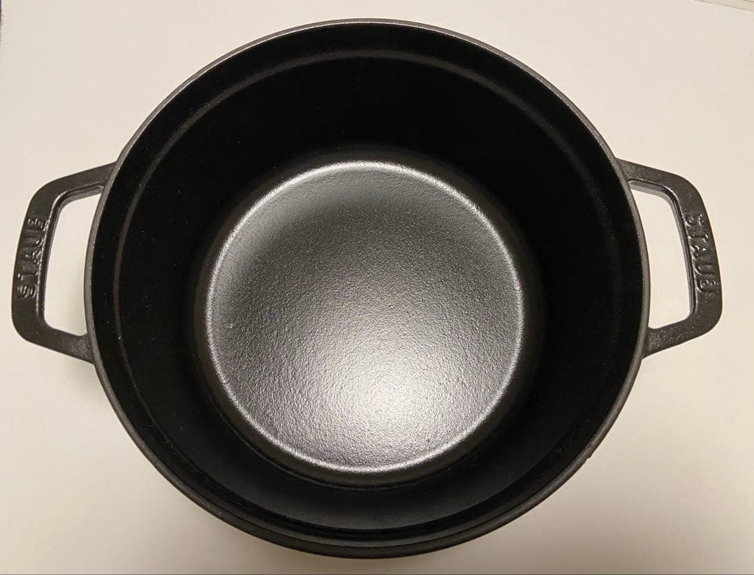 【新品未使用】Staub ピコココット ラウンド 24cm ブラック おまけ付き