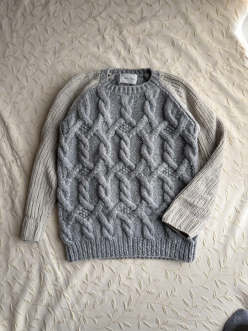 BEIGE, ベイジ ウール モヘヤ ケーブルニット ラグランスリーブ 23AW