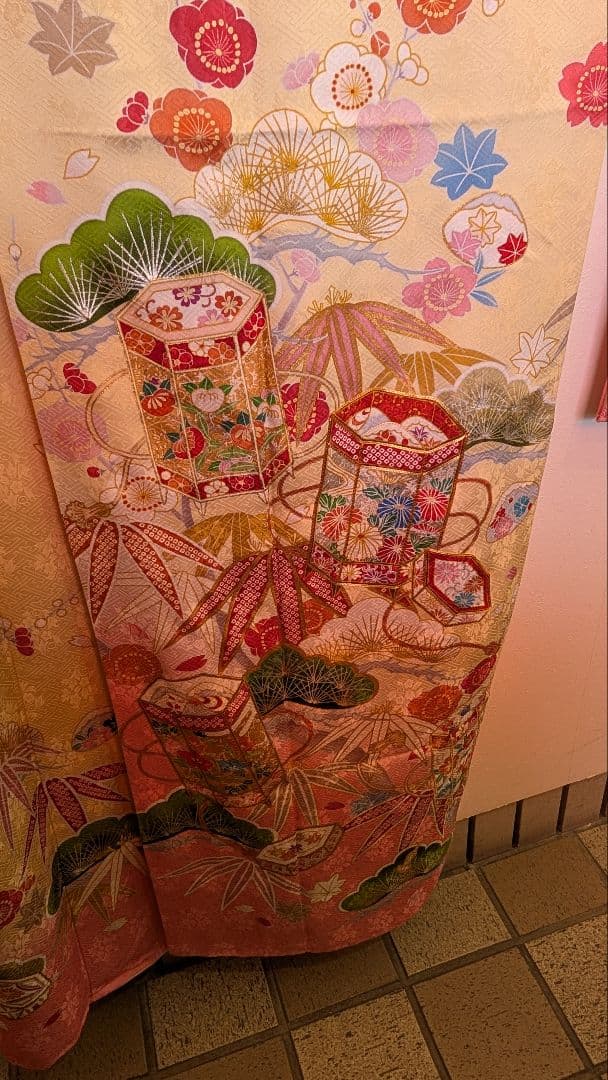 淡い黄色 おめでたい柄の振袖＆帯•帯揚げ•帯締め付き4点セット♪