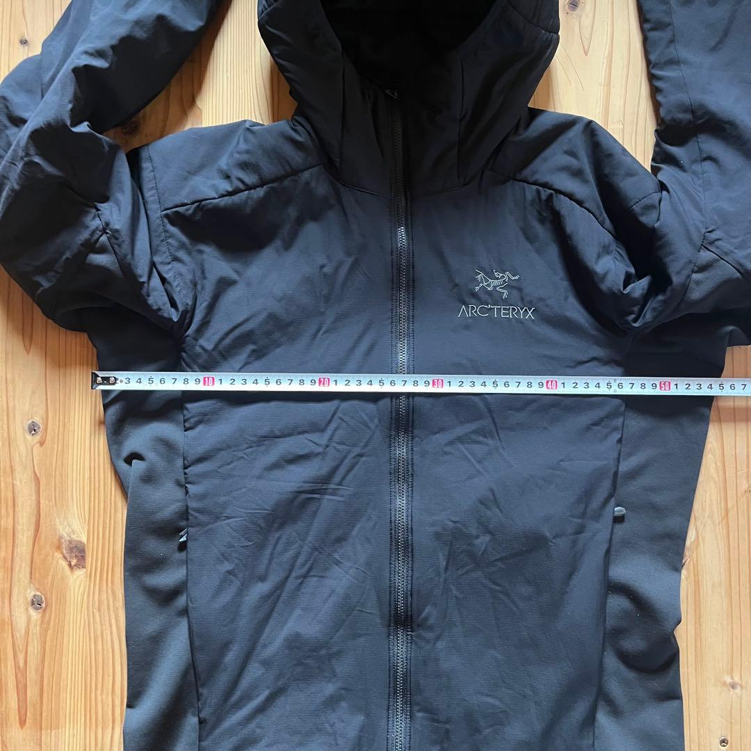 む*ら様 ARC'TERYX アークテリクス アトムLT ブラック 刺繍ロゴ S