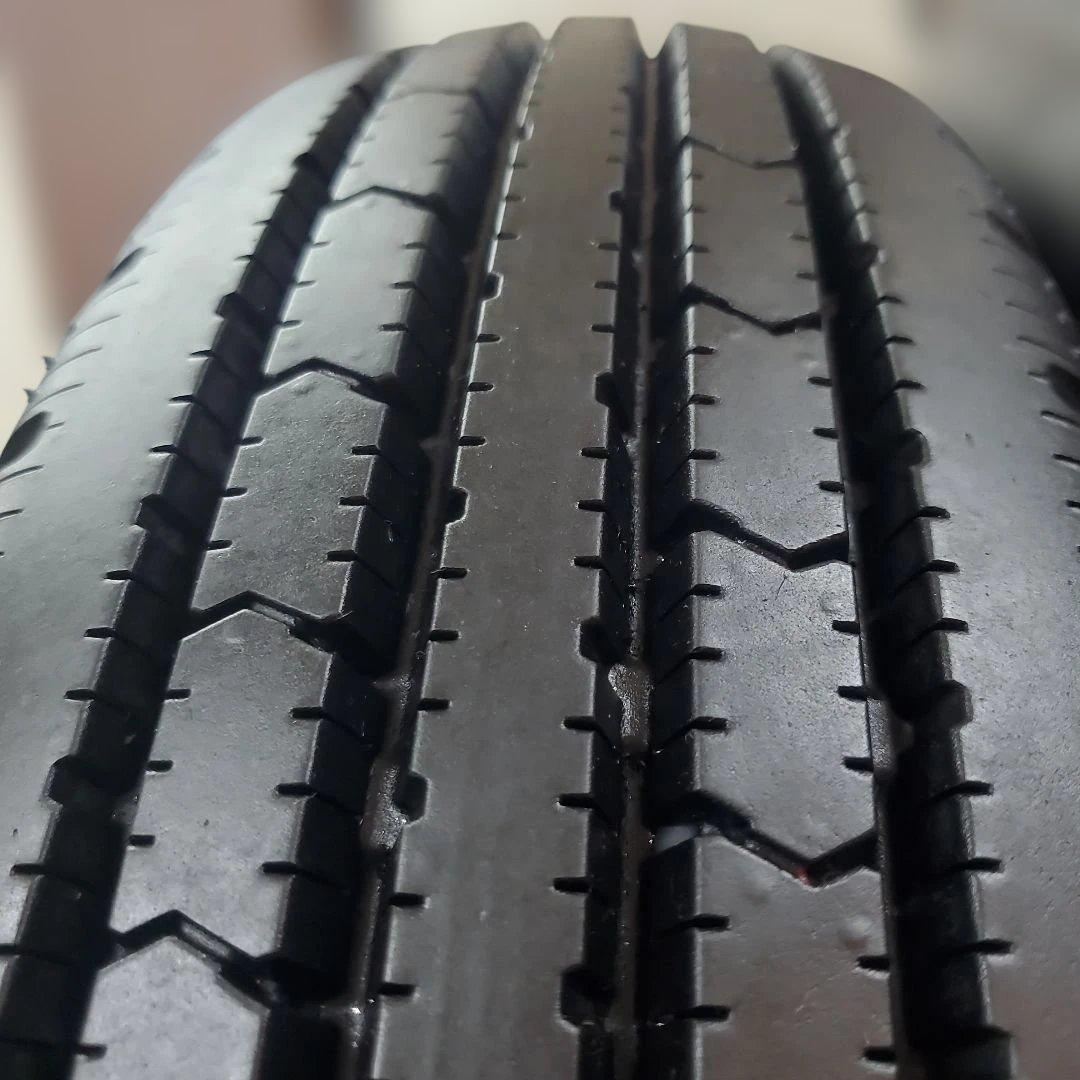 BRIDGESTONE 205/80R17.5 875ページ 6本中1本