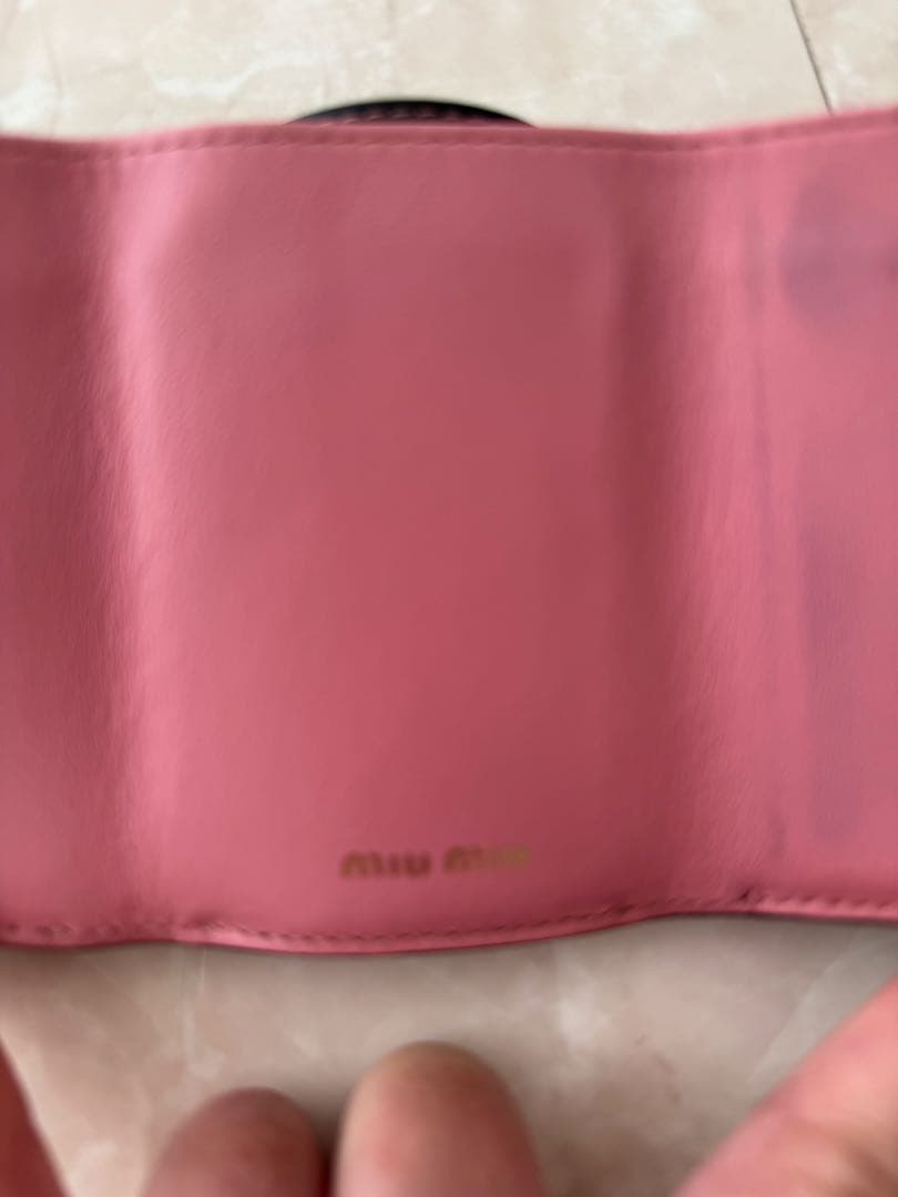 MIU MIU リボン付き三つ折り財布