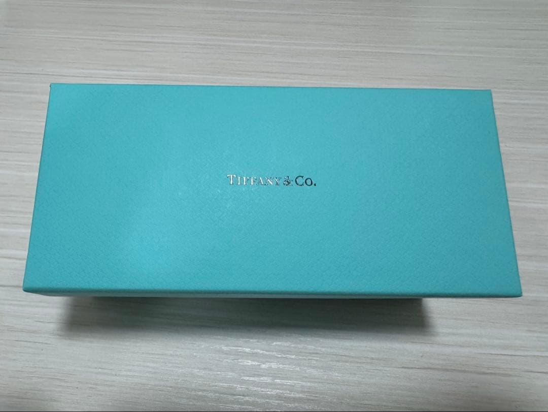 Tiffany & Co.サングラス TF4243-D 81347/3B