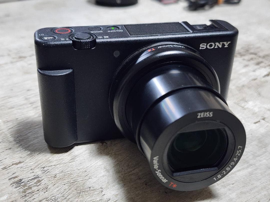 ソニー　VLOGCAM　Sony ZV-1 純正グリップ　広角レンズ　電池×2