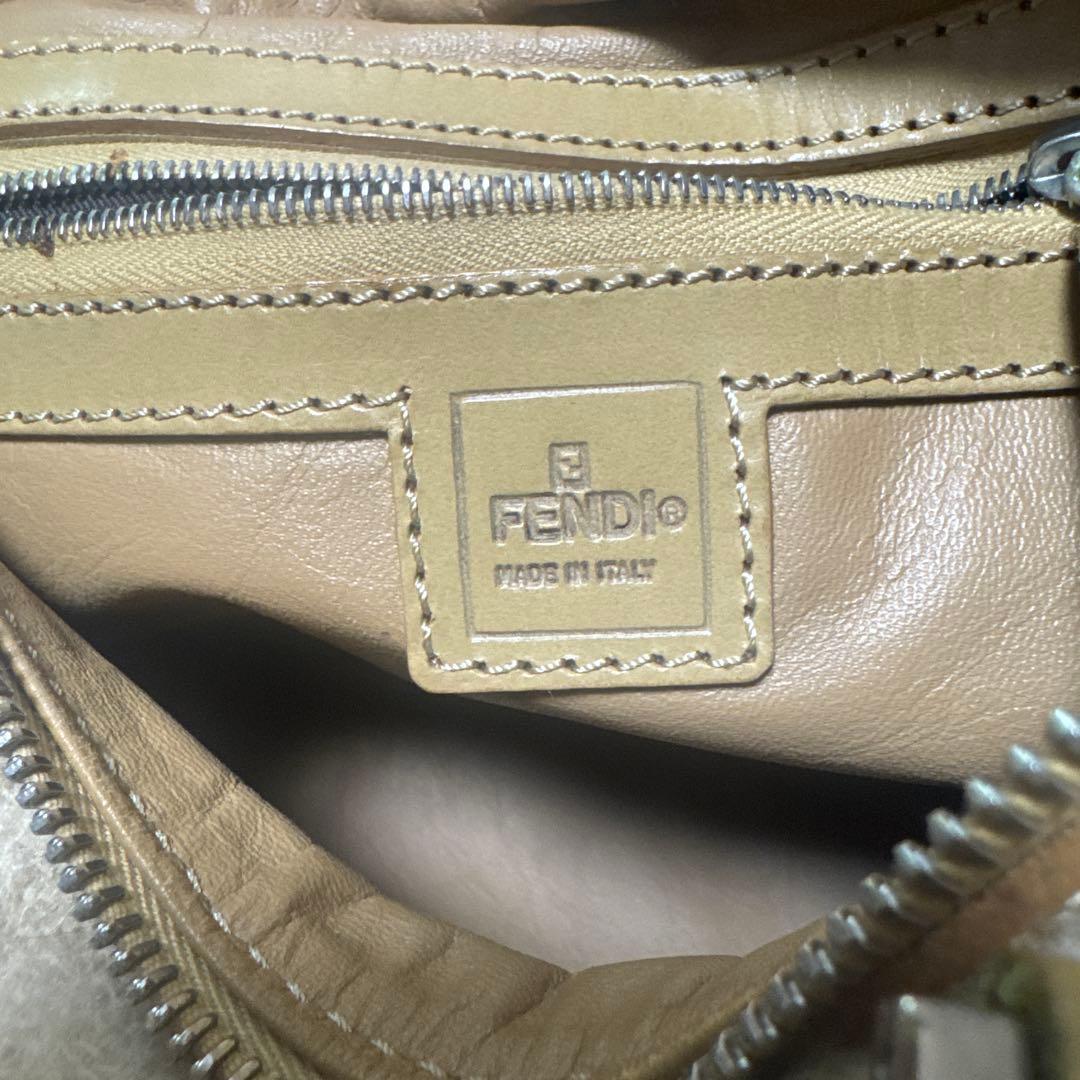 FENDIミニボストンバッグ
