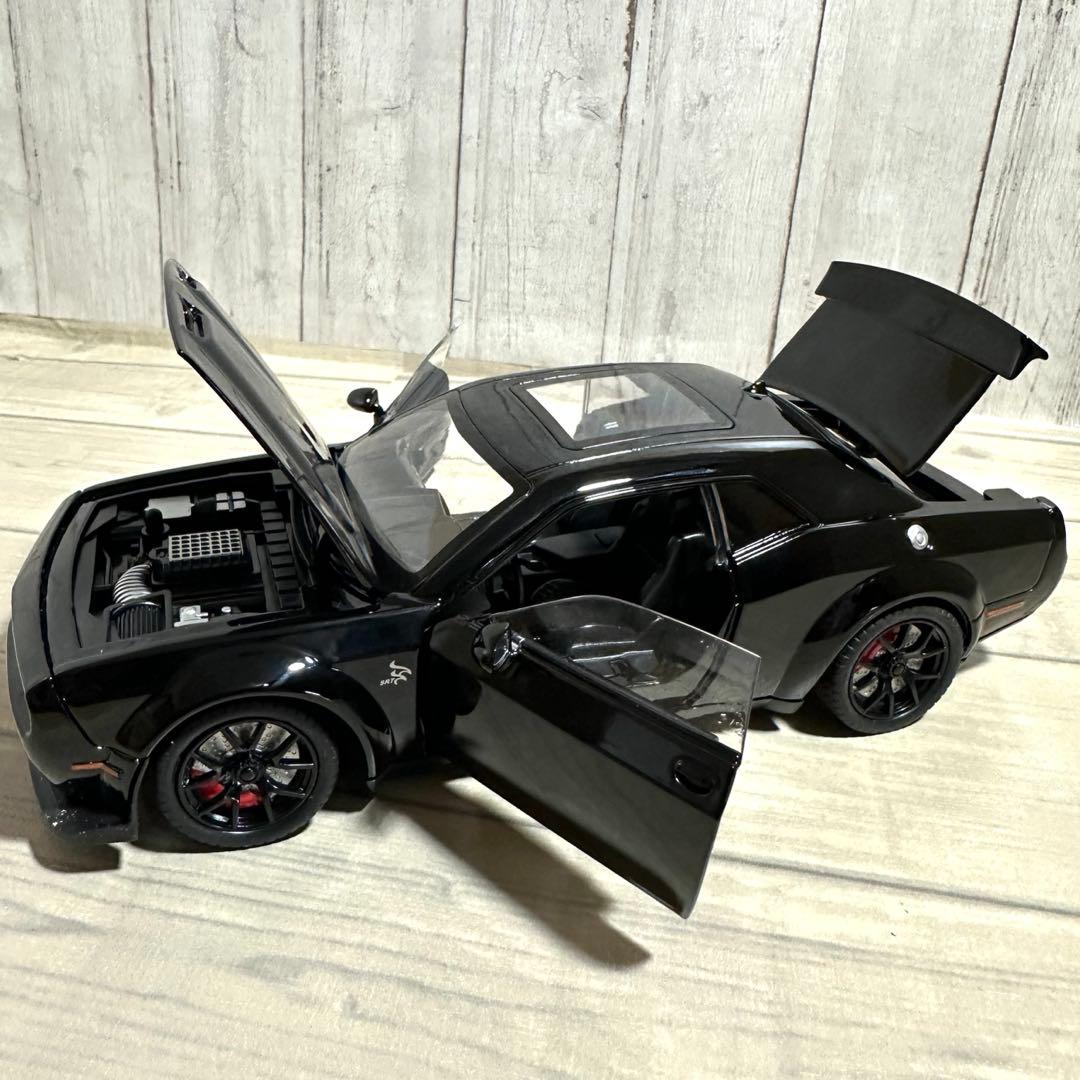 ダッジ チャレンジャー DODGE Challenger ミニカー　黒　1/24