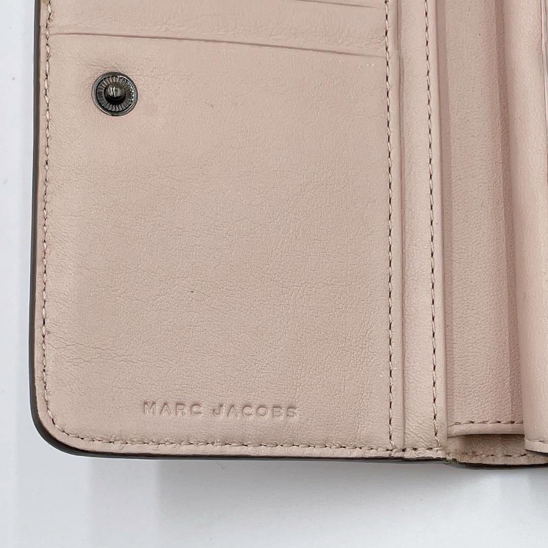 極美品 MARC JACOBS 二つ折り財布 スナップショット m664