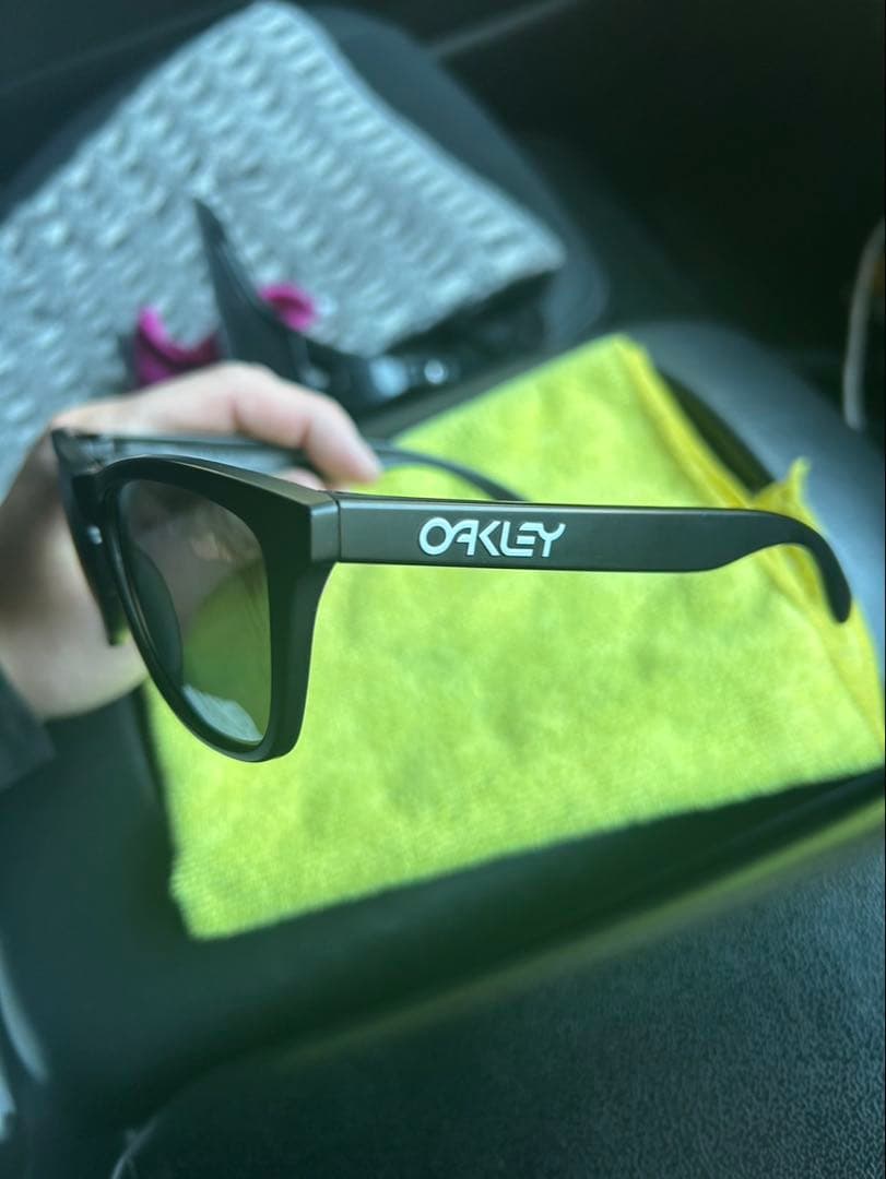 Oakley ブラック サングラス