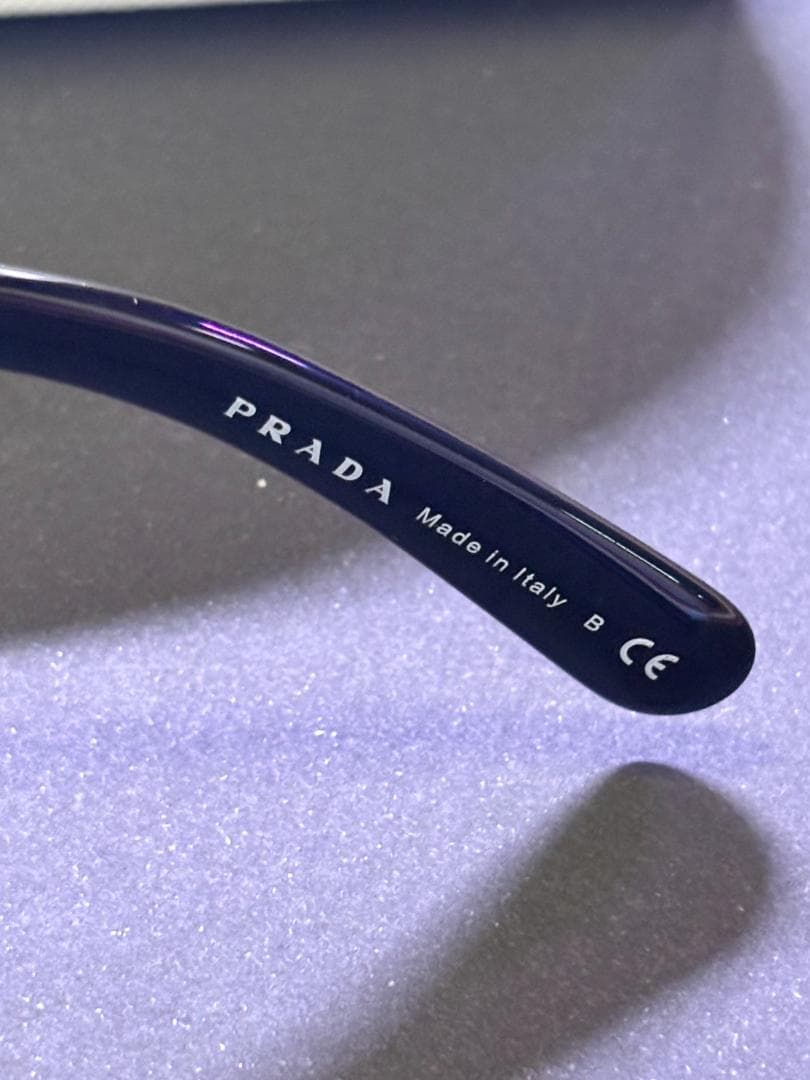 Prada サングラス ケース付き
