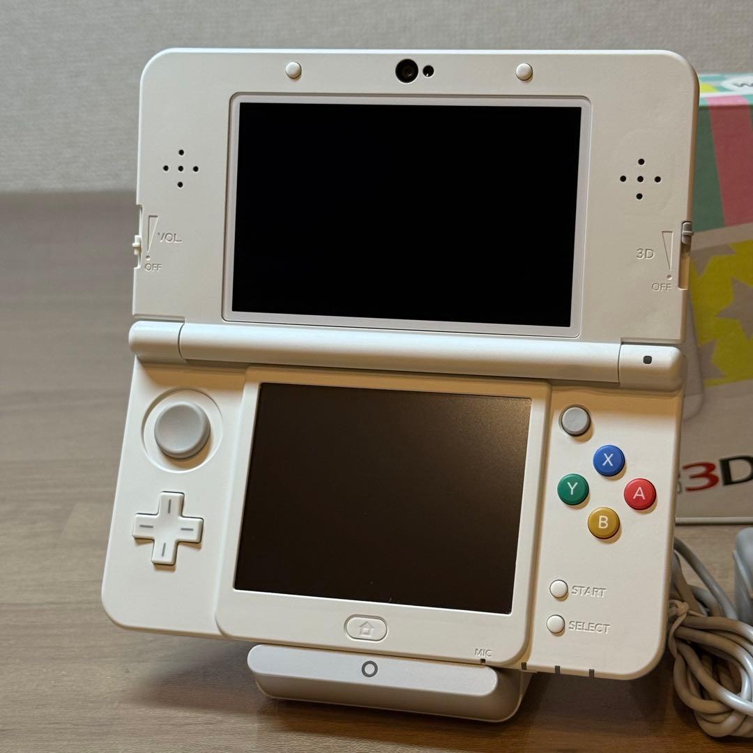 5-252 Newニンテンドー3DS ホワイト 箱付き