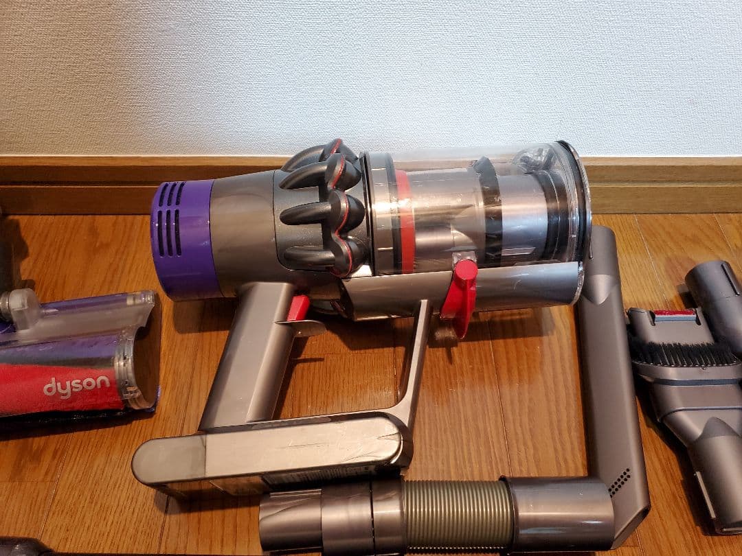 値下げしました　ダイソンV10 分解清掃動作確認済み