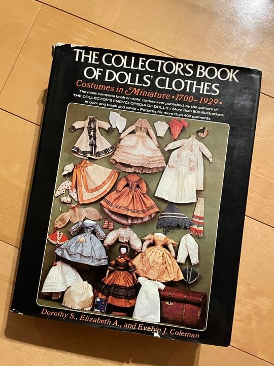 洋書 the collectors book of dolls clothes