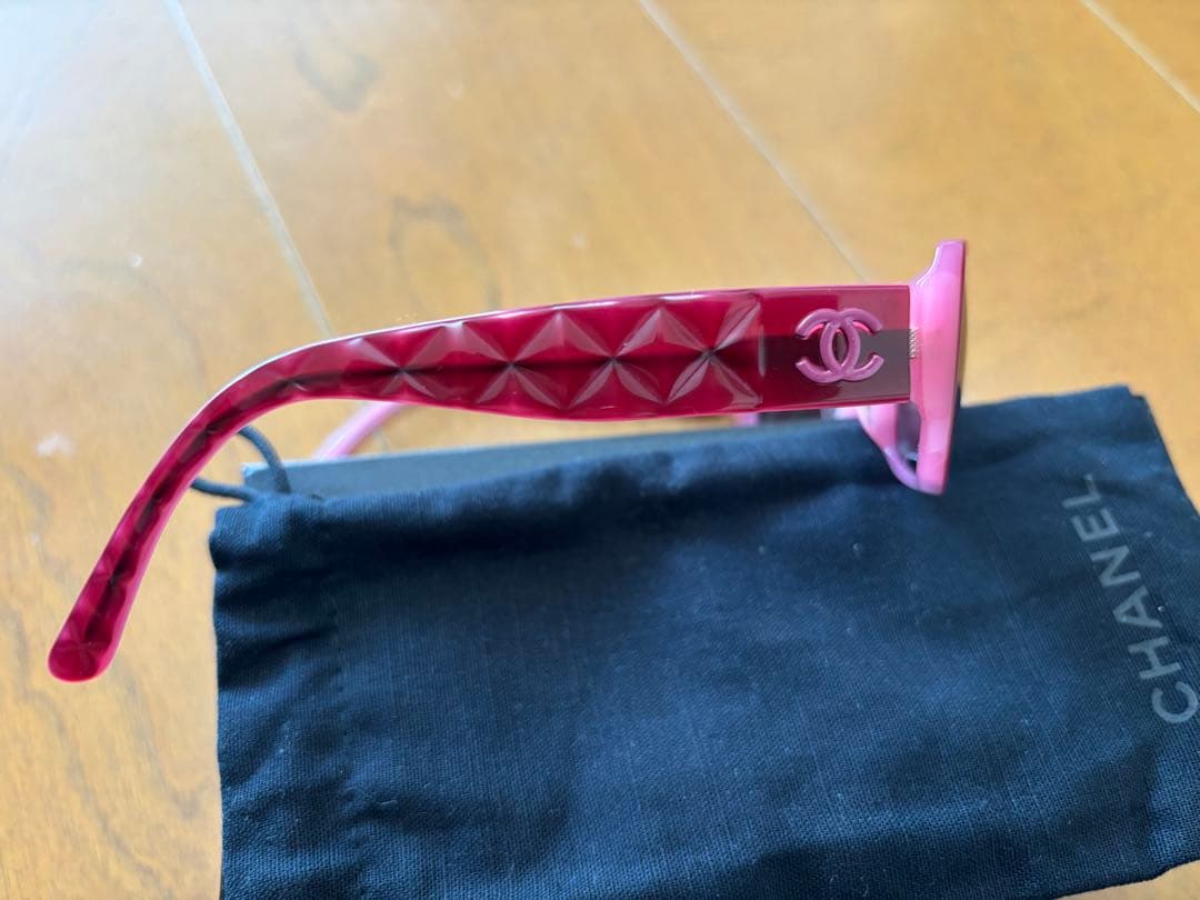 CHANEL 赤 サングラス ケース付き