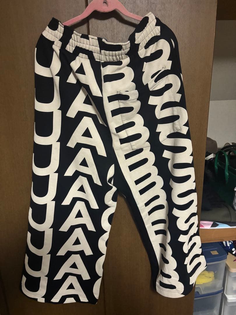 MARC JACOBS マークジェイコブス　モノグラムパンツ