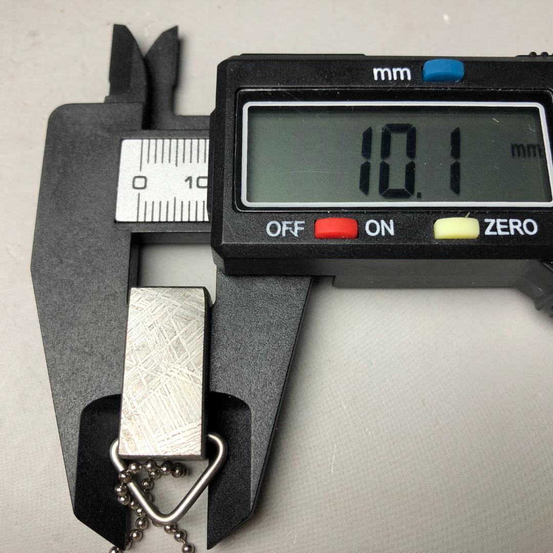 隕石　ムオニオナルスタ隕石　メテオライト ペンダント　鉄隕石　重さ約19ｇ