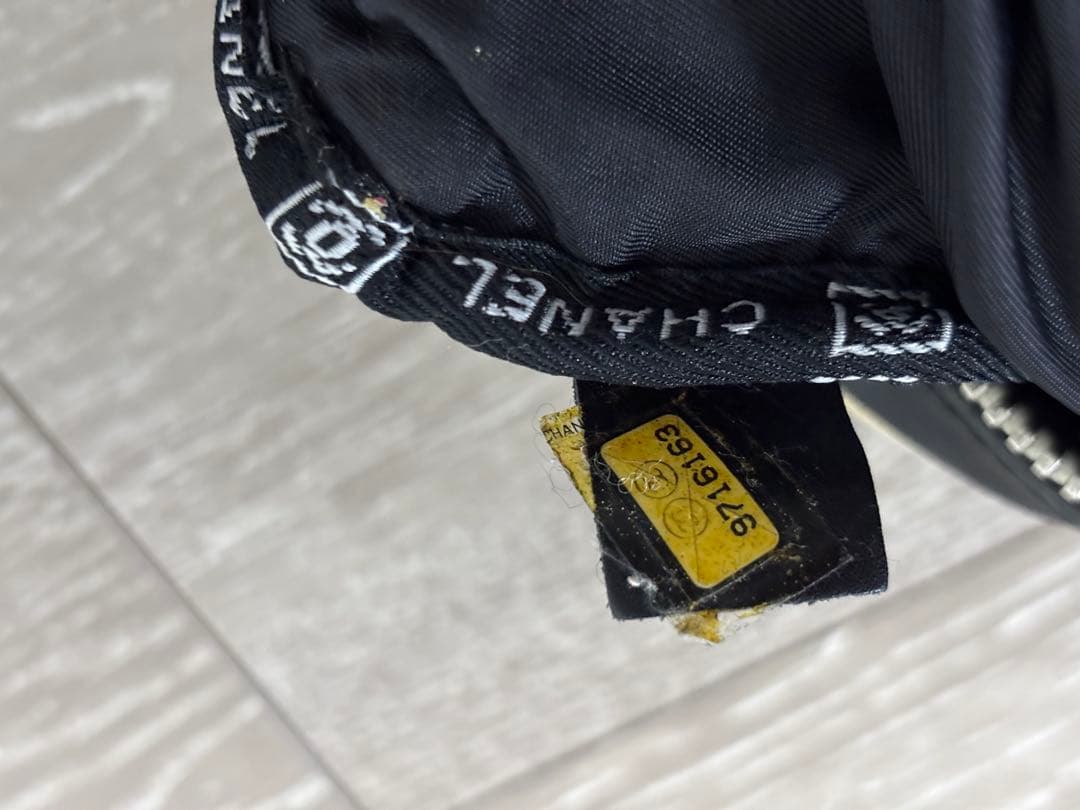 CHANEL シャネル スポーツライン ボディバッグ ウエストポーチ　白